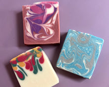 Load image into Gallery viewer, Luxury Christmas Soap Gift Set
