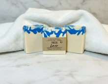 Load image into Gallery viewer, Fresh Linen Moisturising Soap • With Coconut Milk and Grapeseed Oil • For Dry Skin

